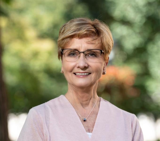  Tonya Slawinski